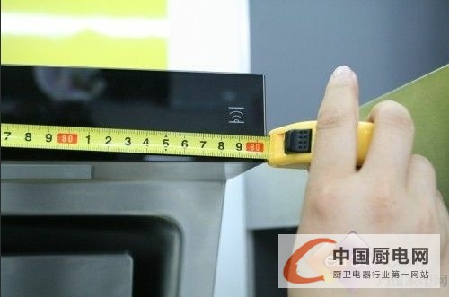 煙隨心凈 西門子LS25K951TI煙機颶風(fēng)呈現(xiàn)