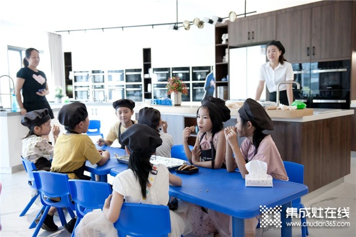 浙派“浙是美食派”親子營第14季開課啦，這期做核桃酥，營養(yǎng)健康又美味~